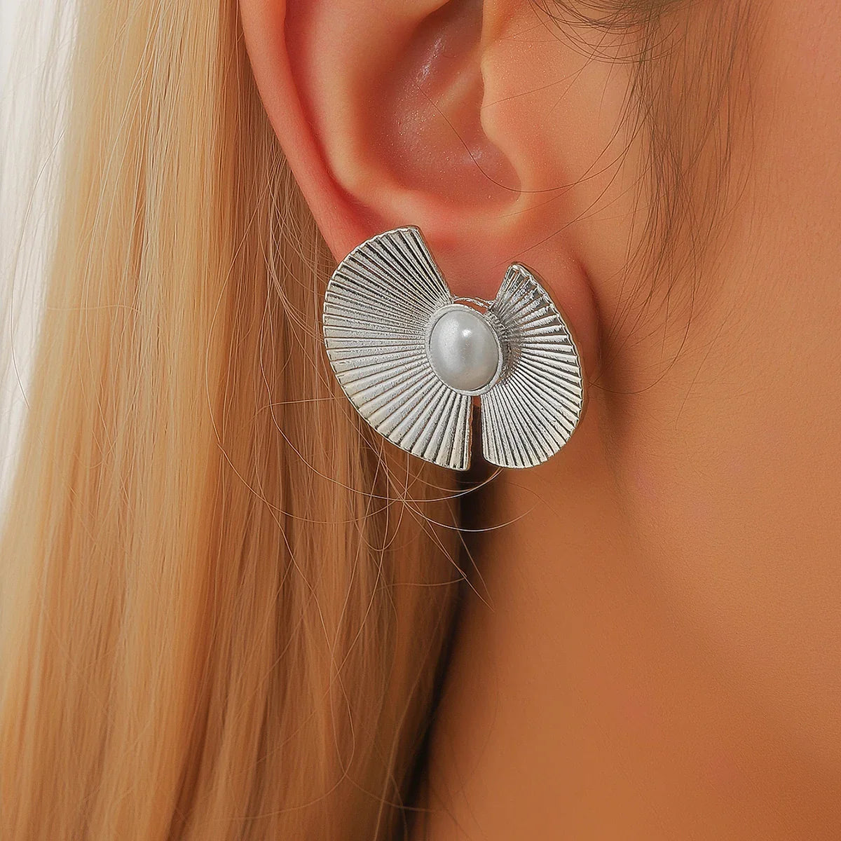 Brincos Femininos Margarida em Camadas